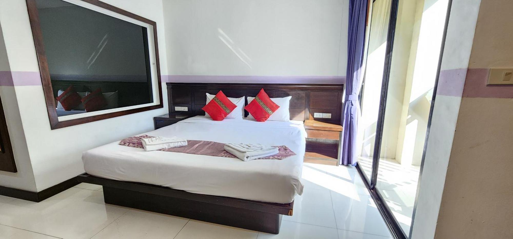 Hotel D C Patong Exterior foto